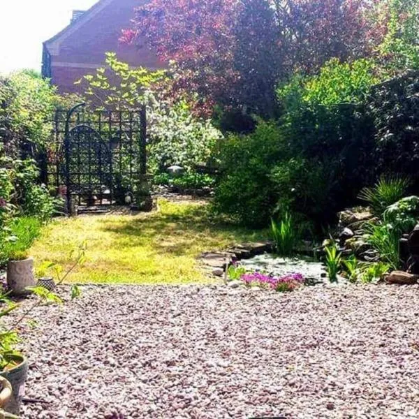 Charming Victorian cottage with theatre connection, hotel in Stratford-upon-Avon