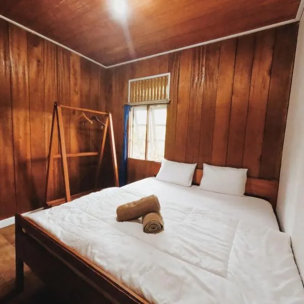 Likat Surf House, hôtel à Tua Pejat