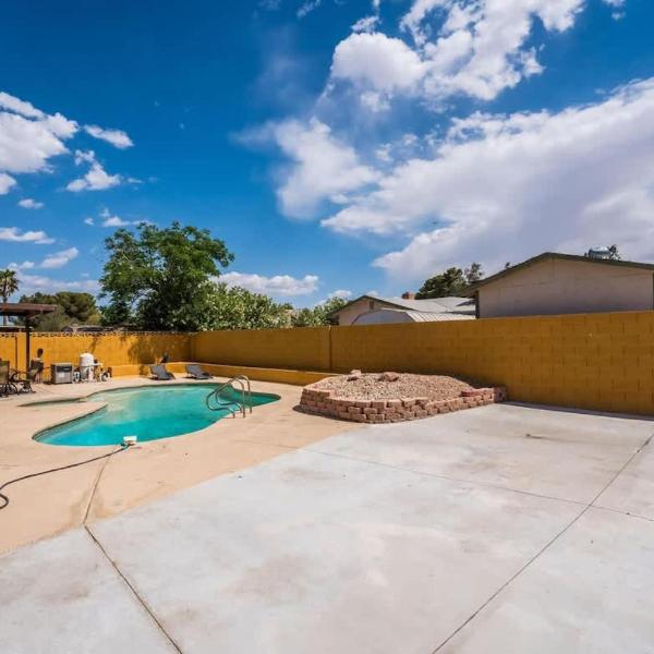 Vegas Elegance Fun and cozy Escape All you need, Las Vegas