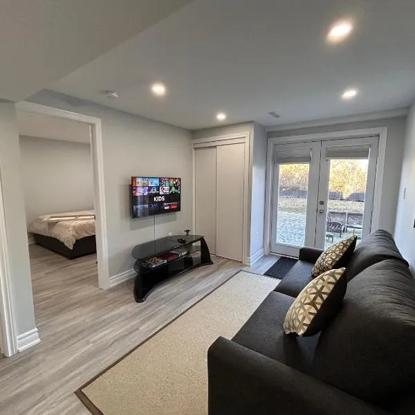 Rita's Kunjo - 2BR, 3BD, 2WR, Full Ktchn, Living, ξενοδοχείο σε Whitby