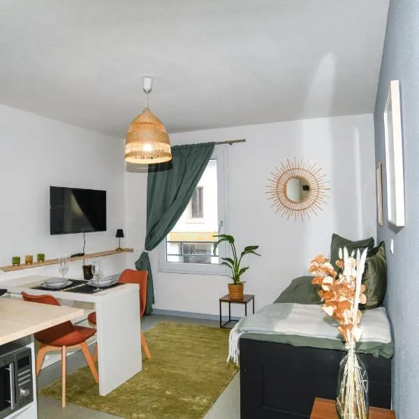 Studio cosy cité des congrès wifi fibre、ナントのホテル