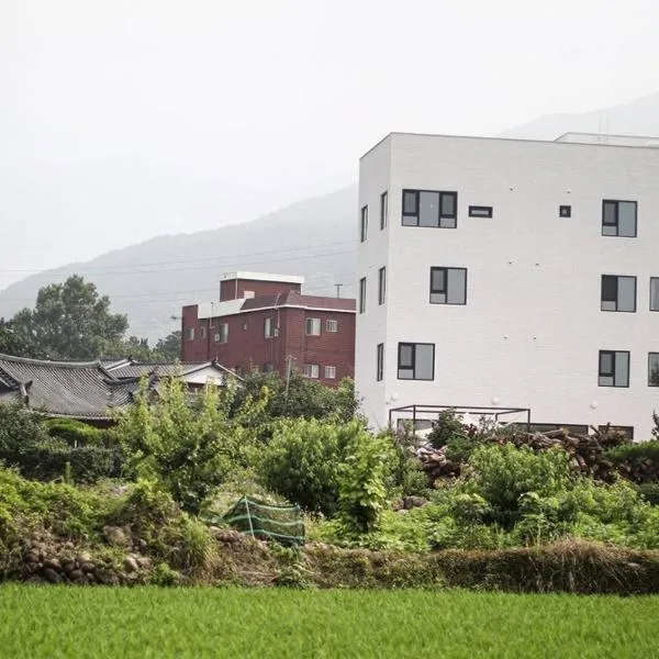 Stay Jirisan Ahchim, ξενοδοχείο σε Masal-li