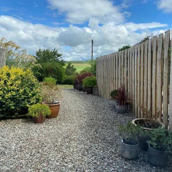 Thornhill cottage with views of the Trossachs, hotel in Thornhill