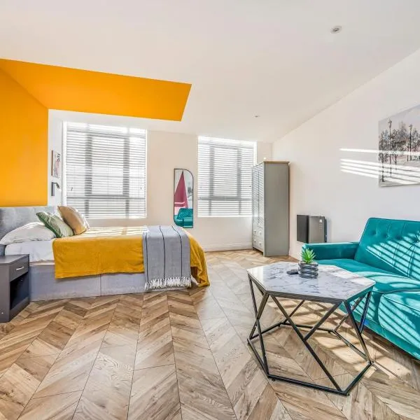 Central Modern Studio Apartment, hotel in Portsmouth