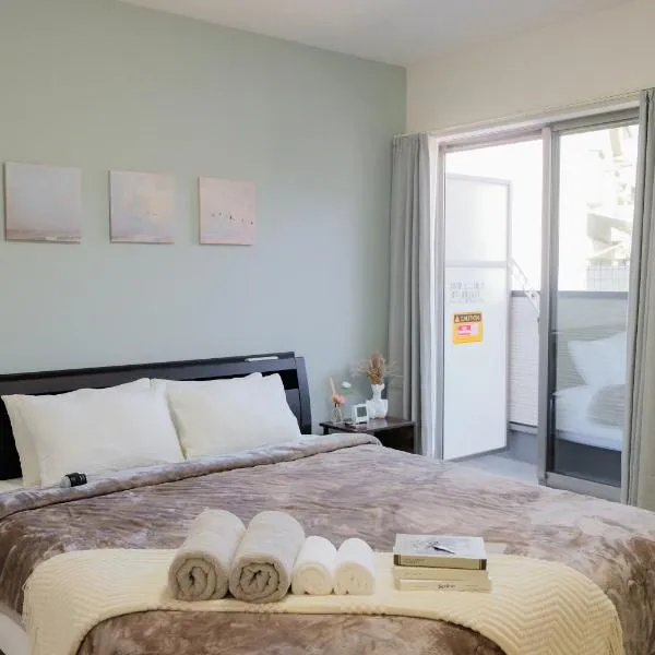 Room near Korea Town and Osaka Expo, hotel v Osace