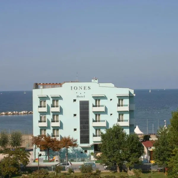 Hotel Iones, hotel u Riminiju