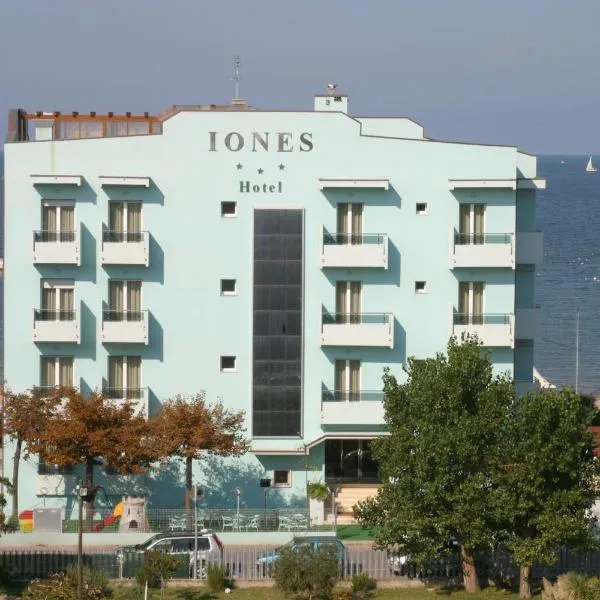 Hotel Iones, hotel a Rimini