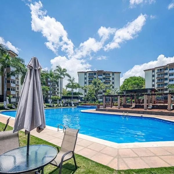 2-17 Jaco Beach Beautiful Costa Linda Condo, hotel v destinaci Jacó