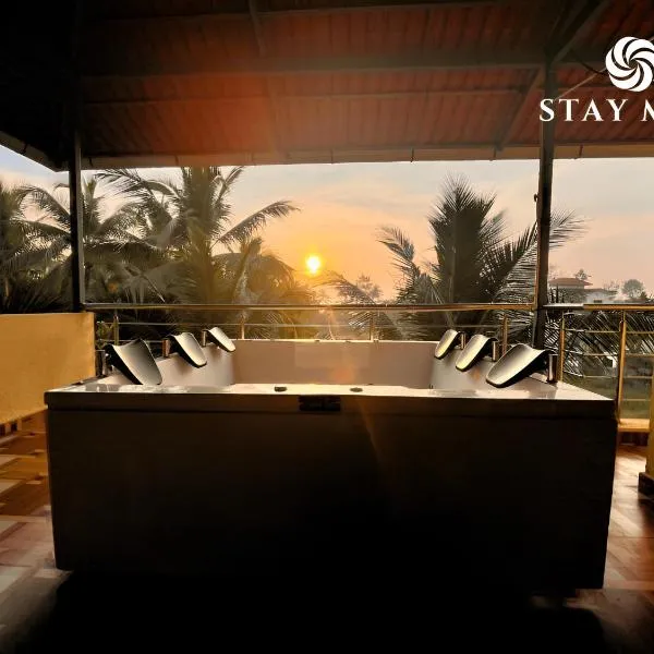 StayMist - Ocean Lemon Pool Villa with Jacuzzi, hotel v destinaci Alibag