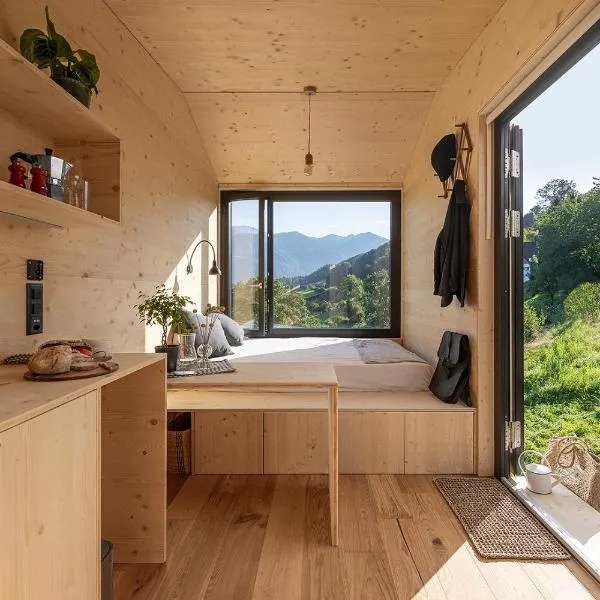 Unbound Tiny House auf Biofarm, hôtel à Benken