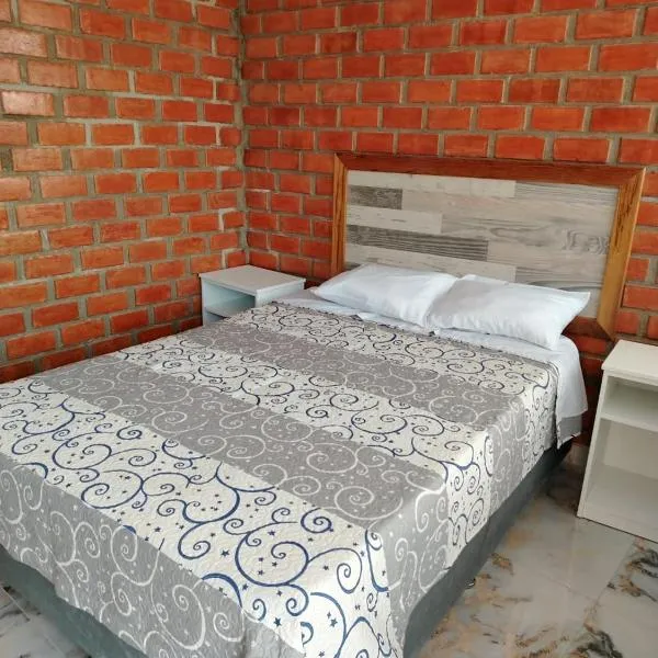 Oliver's Garden Country Hotel, hotel em Chincha