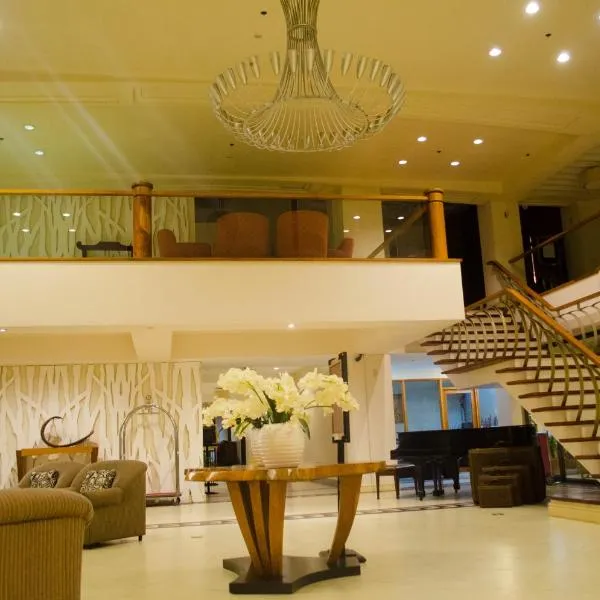 Hotel Tavern Surigao, ξενοδοχείο σε Surigao