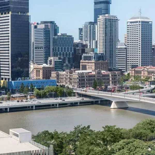 Southbank exceptional View with huge balcony High Lvl Suite style APT，位于布里斯班的酒店