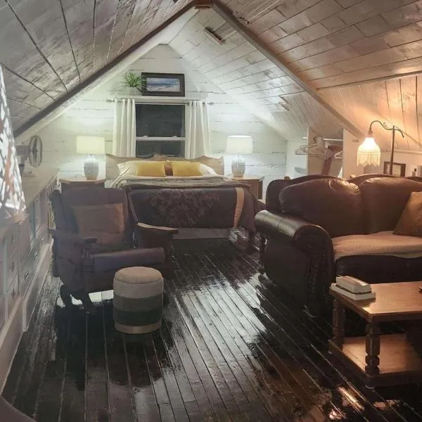 Le vieux poulailler édifice patrimonial New-Richmond Gaspesie, hotel in New Richmond