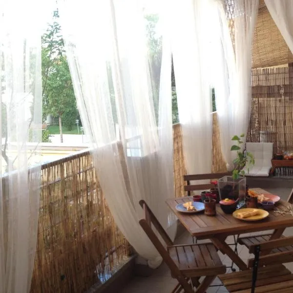 Lovely Terrace Apartment, hotel in Milan