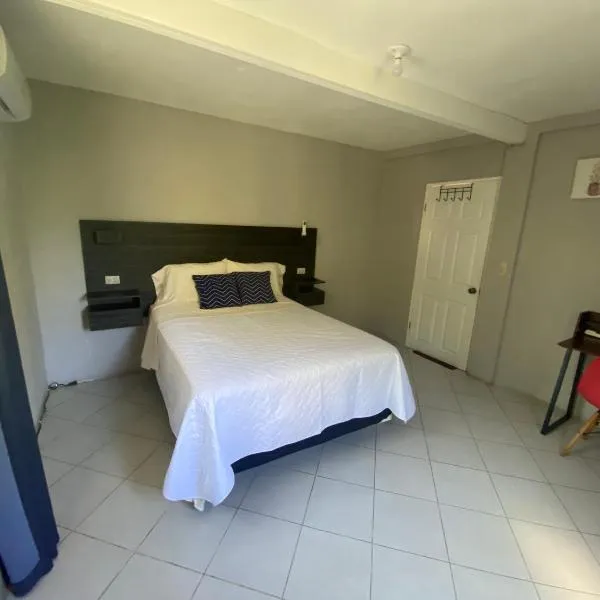 Habitación cerca del aeropuerto #1, hotel in Tilapa
