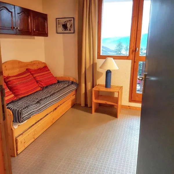 Studio confortable à Vallandry, 20 m² avec vue montagne, hotel in Landry