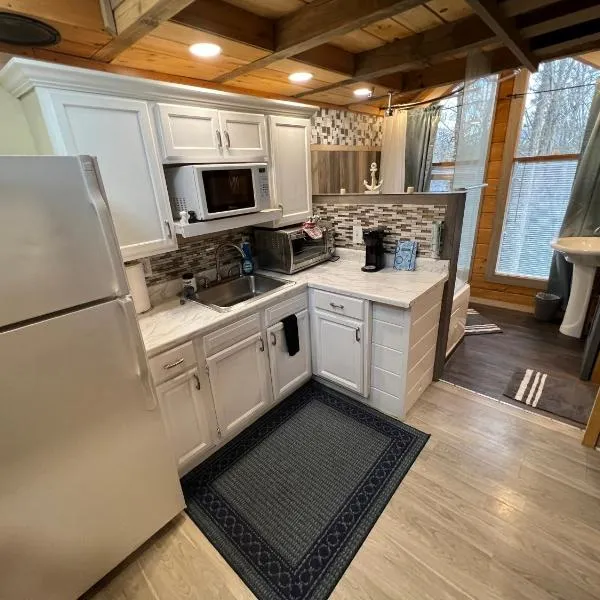 Stoney Mtn High-duh-way 420&Pets yes, Hotel in Gatlinburg