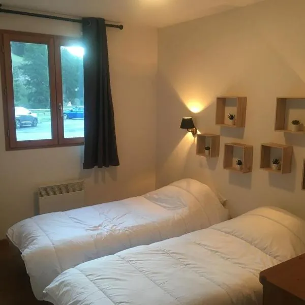 Pied des pistes à Molines en Queyras, hotel in Molines-en-Queyras