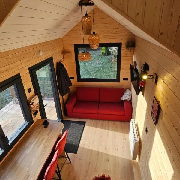 Tiny House Kota Grill & Sauna、Yébleronのホテル