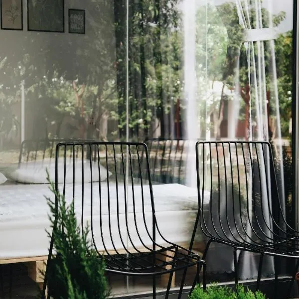 Homestay t h o n g d o n g, hotell sihtkohas Ấp Phước Hòa