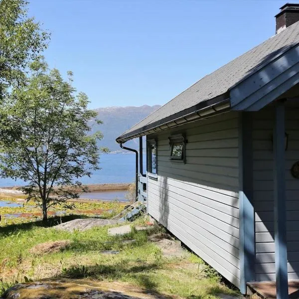 Cabin "Apple" in beautiful Hardanger, hotel in Utne