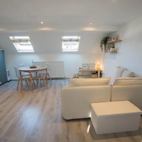 Cosy duplex in Brussels, hotel en Bruselas