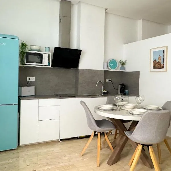 Apartamento céntrico cerca de Torres de Serrano y Viveros, hotel in Valencia