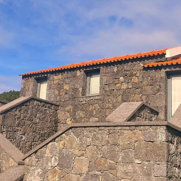 Casa do Grotão - Turismo no Espaço Rural - Alojamento Rural, ξενοδοχείο σε Ribeiras