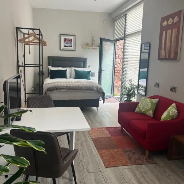 Hugo Mews Bright Studio Apartment, hotell sihtkohas Bray