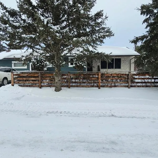 2 bedroom next to Golf Course, hotel in Nipawin