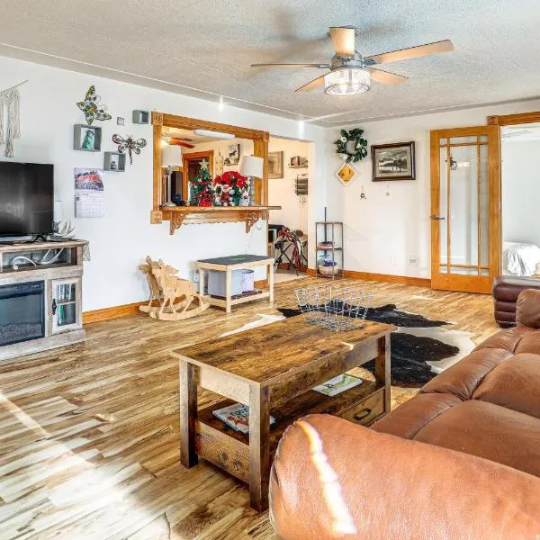 8 Mi to Scotts Bluff Natl Monument Family Home, hotel din Scottsbluff