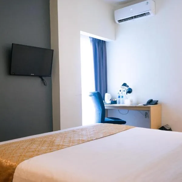 楠榜云娜酒店，位于班达楠榜的酒店