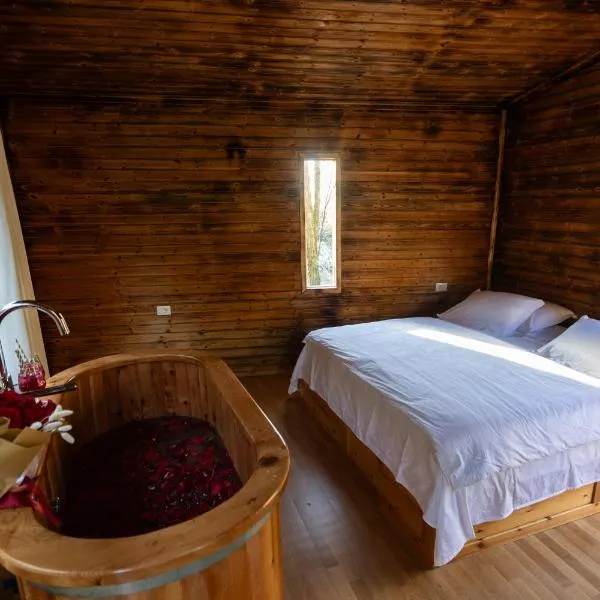 Kazerma e Cerenit, hotel v destinaci Surreli