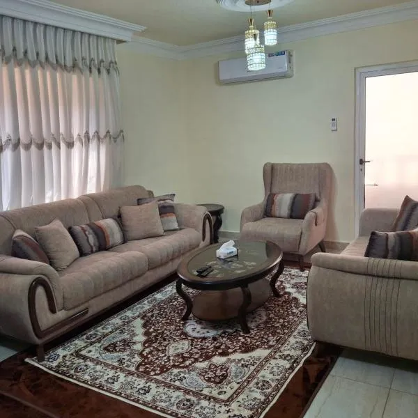 شقة فاخرة بغرفتي نوم - عمَّان - ضاحية الأقصى, hotel en Amán