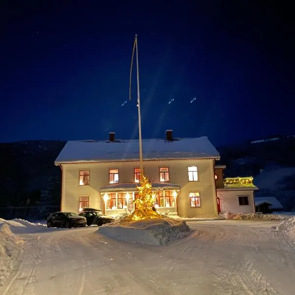 Mysig lägenhet i Prästgård nära Branäs, hotel v destinaci Sysslebäck