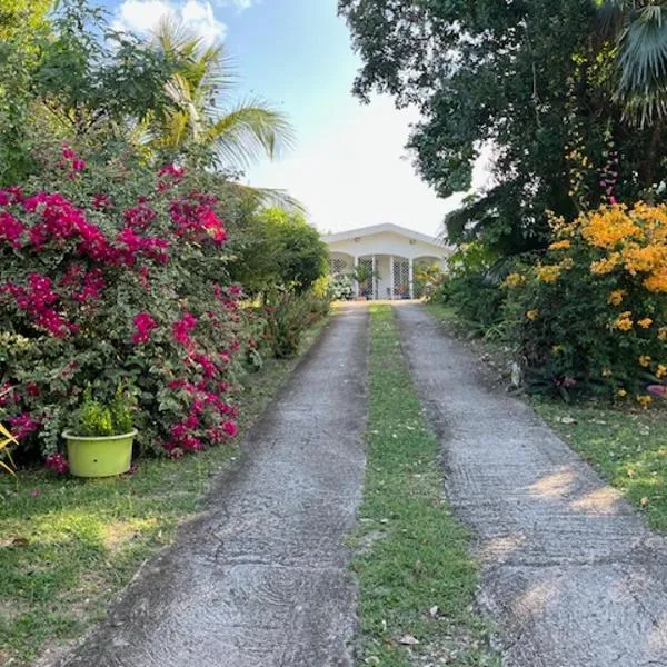 Jardin des Anges-Bungalows créoles et studio, ξενοδοχείο σε Le Moule