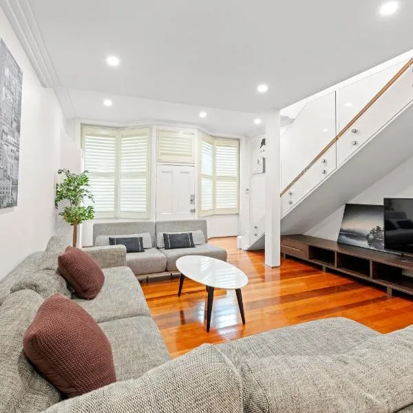 3BR House with Parking near ICC & Darling Harbour & CBD, hotel em Sydney