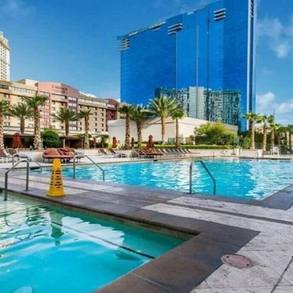 MGM 1BR Mountain View Balcony 28802, Las Vegas