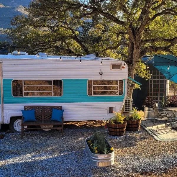 Cozy Farm Stay for Two, ξενοδοχείο σε Three Rivers