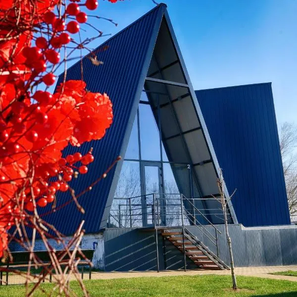 Green Village Pensiune, hotel v destinaci Roşu