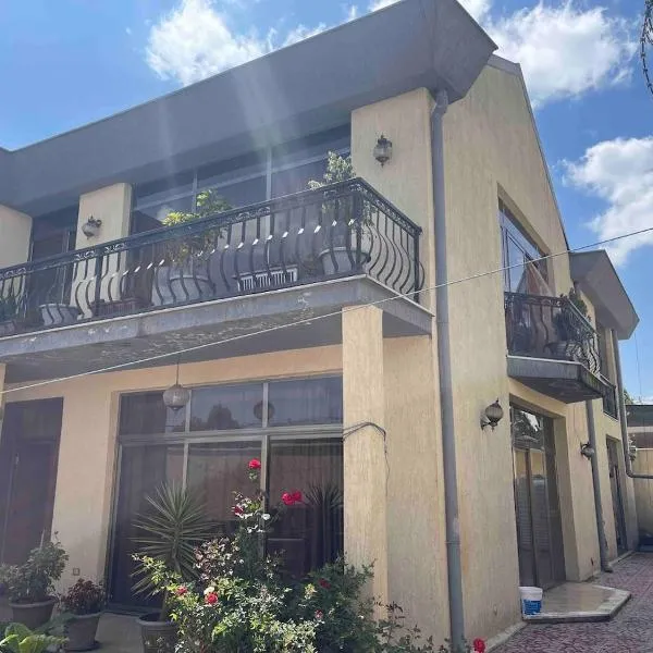Pristine Three bedroom Home, hotel a Addis Abeba