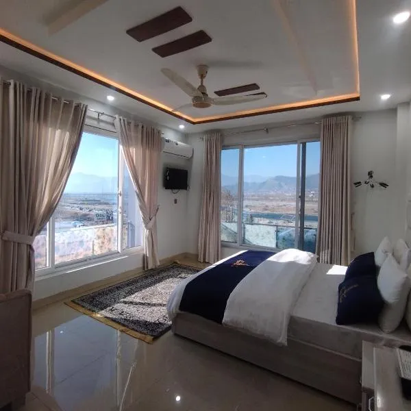 Hotel Royal Lodge Swat by Khan Familia Travels, hôtel à Swat