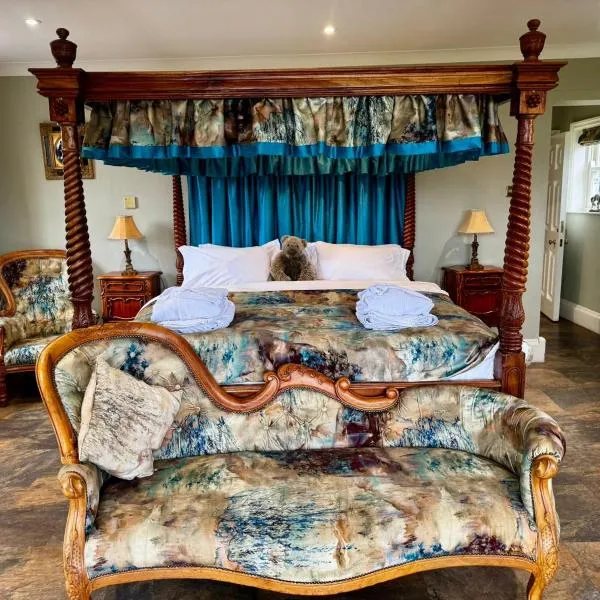 Burtree Country House, Tipi's, Treehouse & Lodge & house rooms with hot tubs in a private garden, Hotel in Thirsk