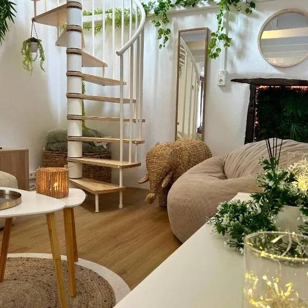 L 'Écrin - Balnéo & Cinéroom, hôtel à Poitiers