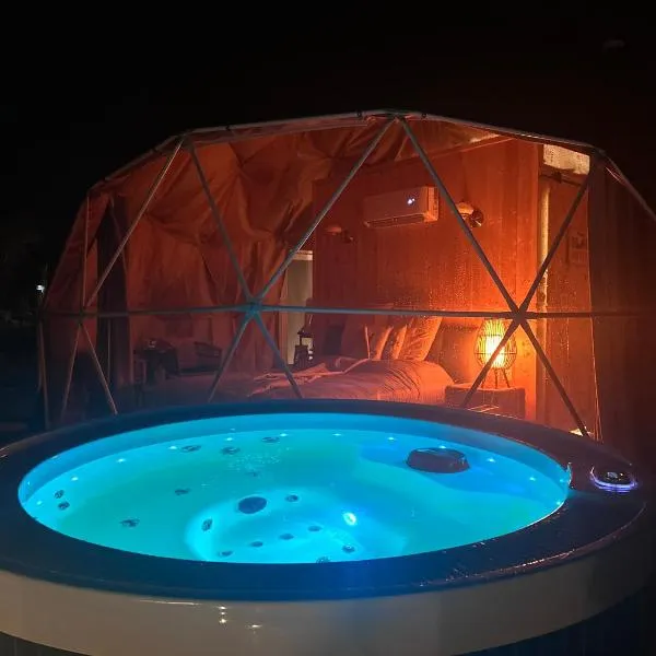 Heaven Reset Spa Luksusowy Glamping Jacuzzi w Naturze Blisko Warszawy, hotel en Korczew