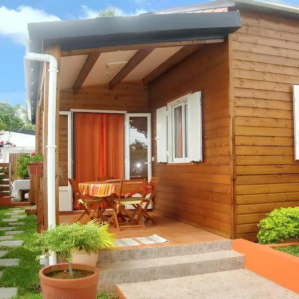 Maison charmante à Saint Paul avec vue mer et montagne, hôtel à Saint-Paul