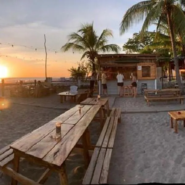 Viento Este Guest House, hôtel à Popoyo