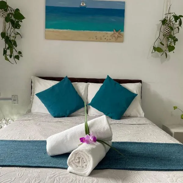 Suites Casa Azul-Vila do Abraão- conforto, limpeza, ótima localização, Hotel in Vila do Abraão