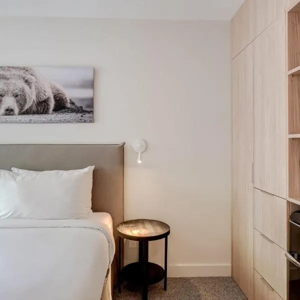 Suites du Lac Moore by Manitonga, hotel in Mont-Tremblant